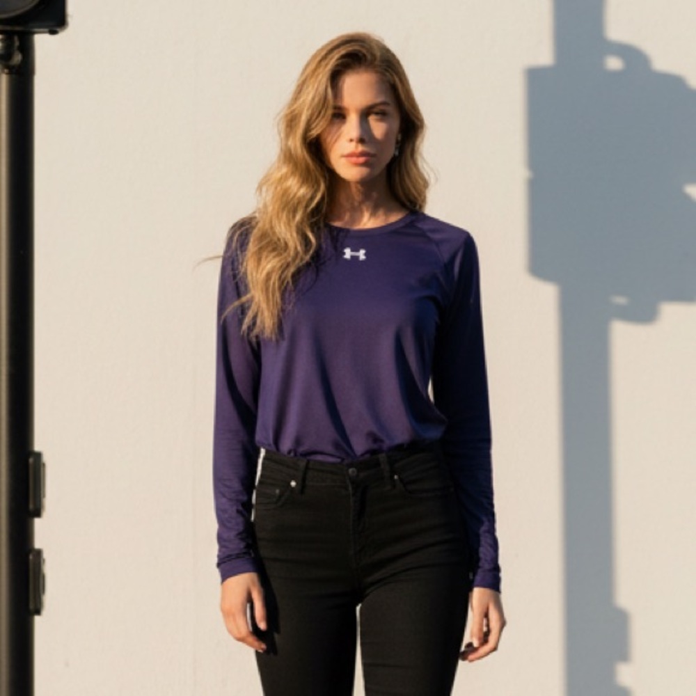 Under Armour Women’s Long Sleeve Performance Shirt Purple Medium